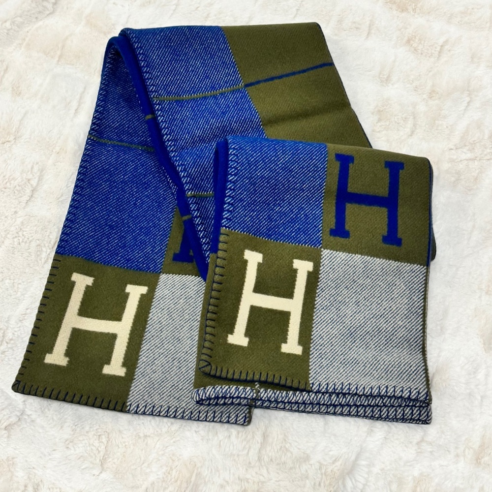 Hermes Avalon III throw blanket - Picture 3 of 6